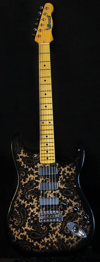 Black and Gold Sparkle Paisley S-Style
